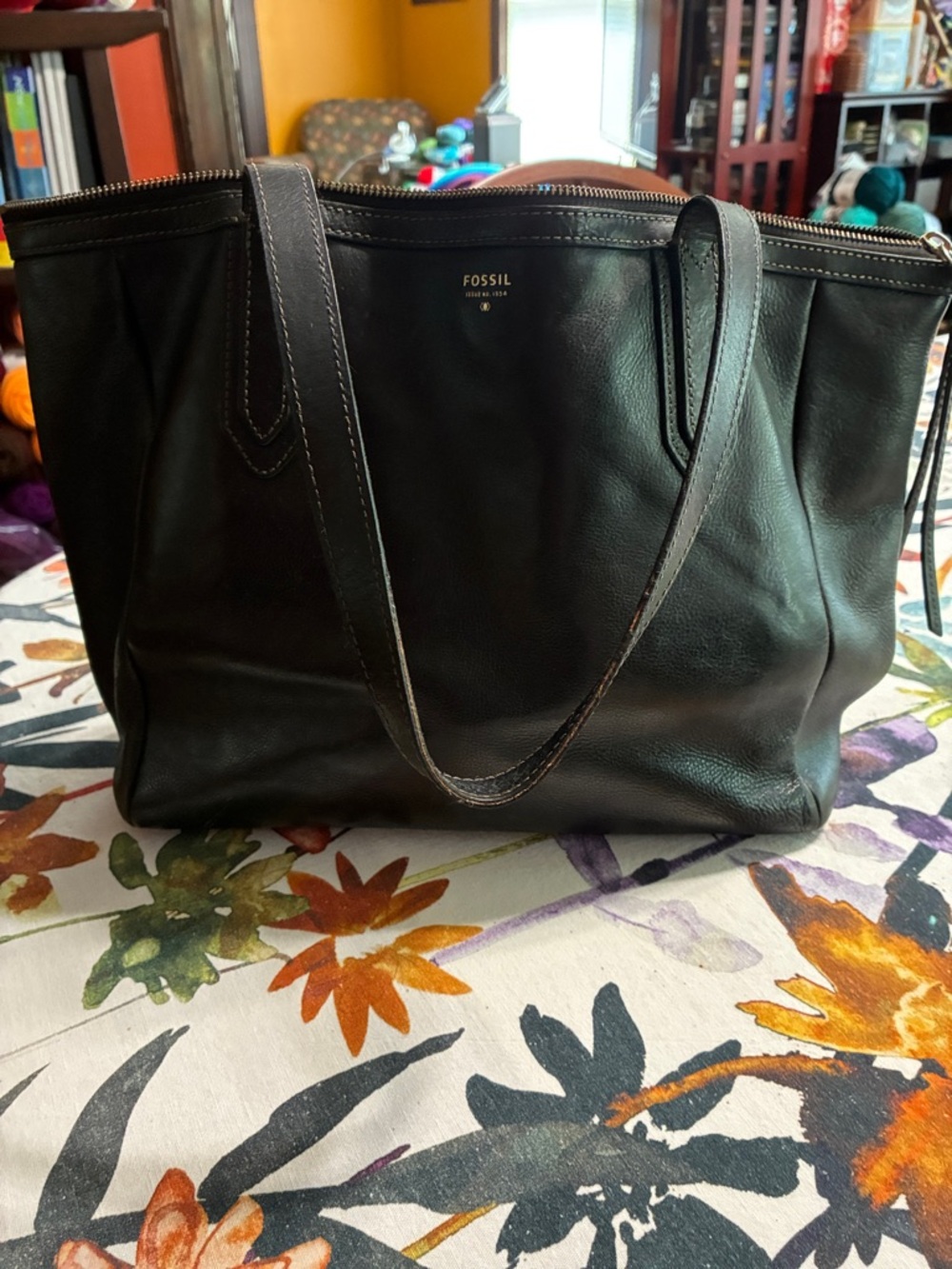 Fossil Black Leather Zip-Top Tote